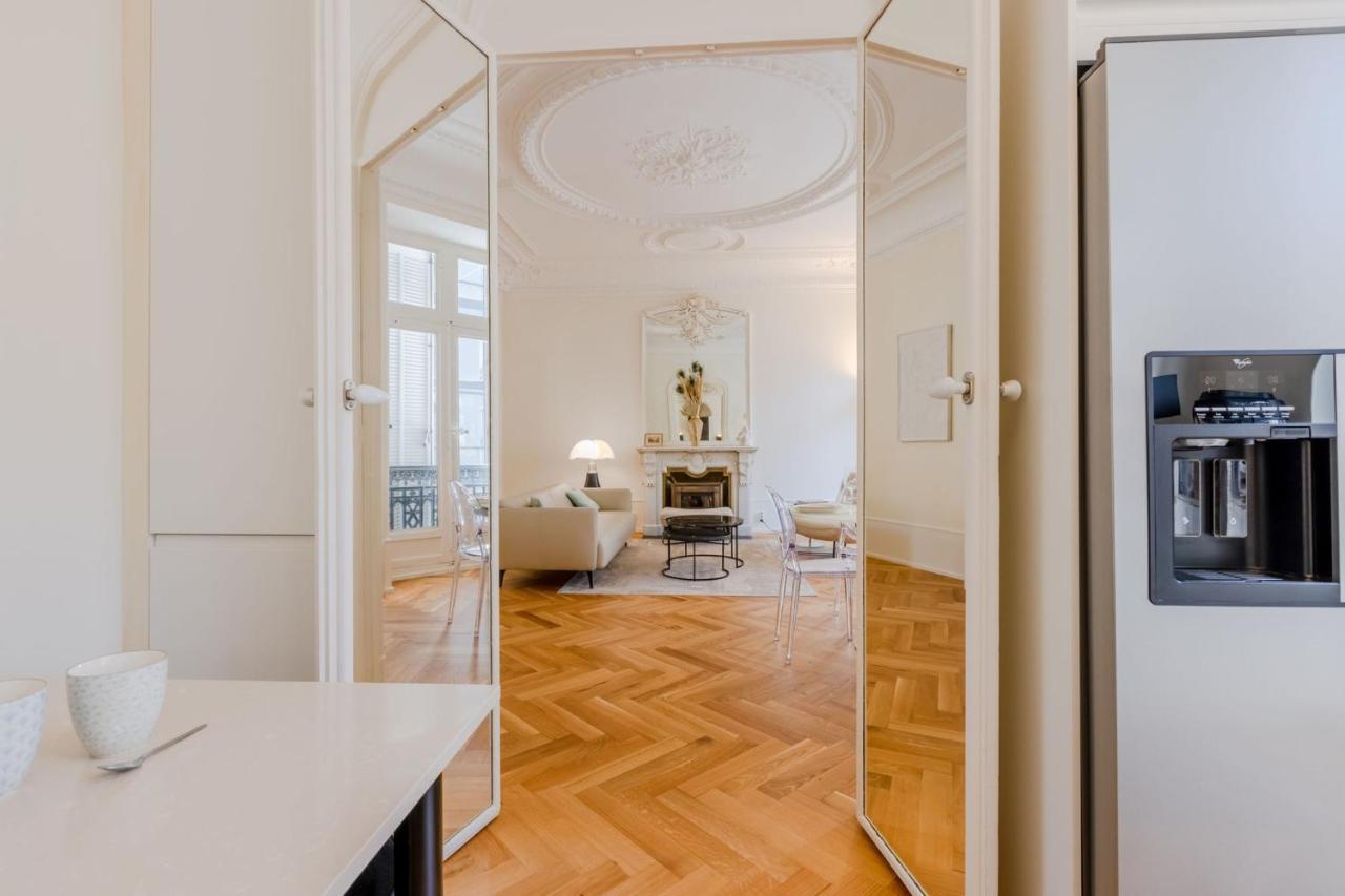 Apartment Heart Of 3-br Only 100m From The Palais Des Festivals *